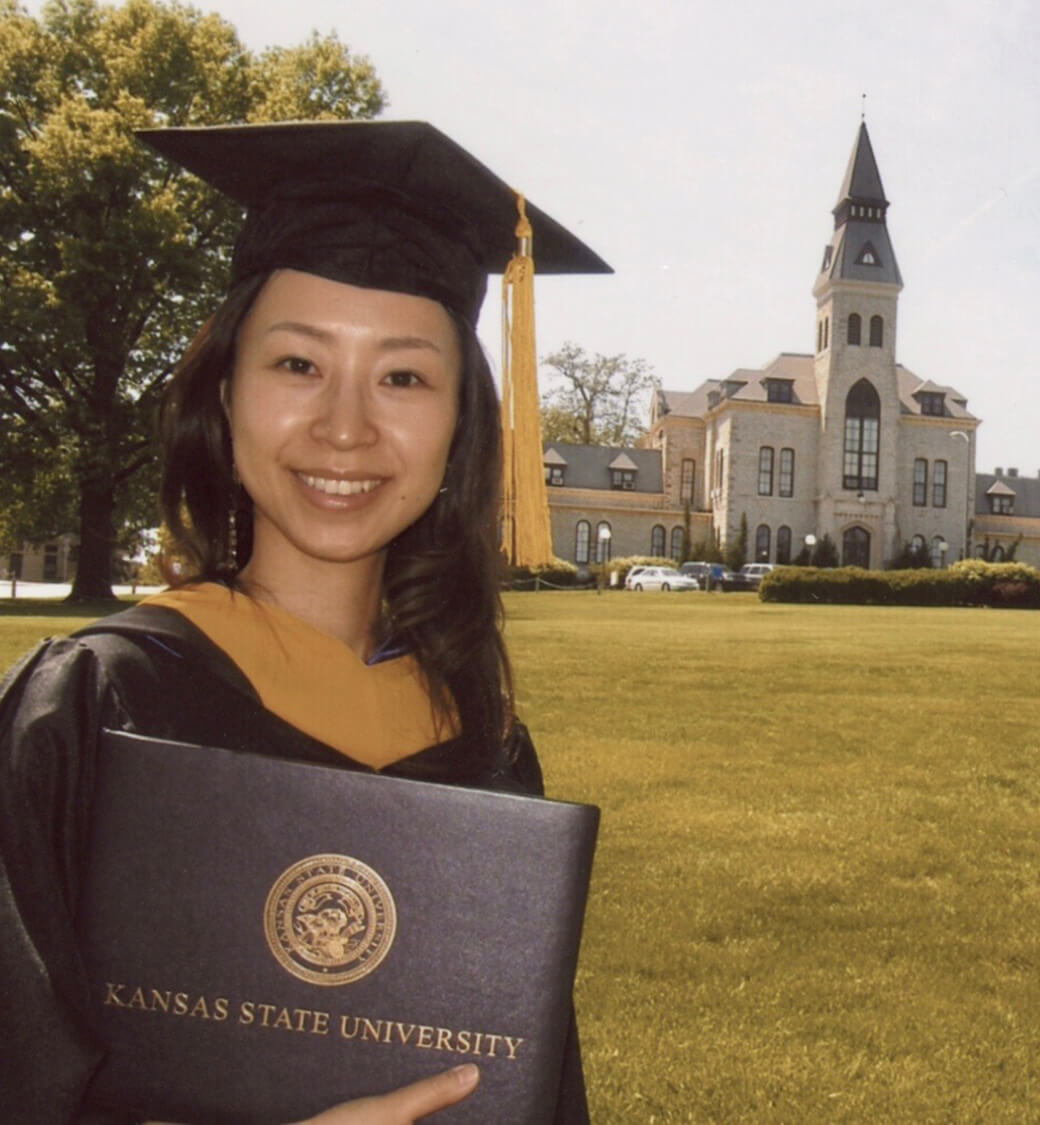 CHIKAカンザス大学卒業写真