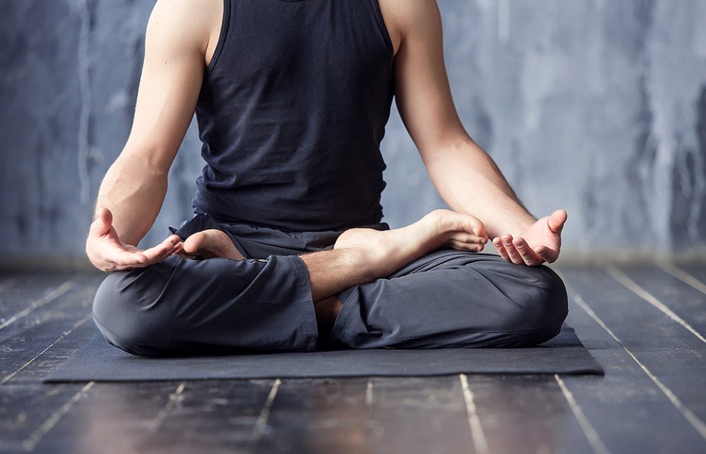 日本人男性がヨガをしない理由とは？　変えたい！今、”男こそヨガ！”