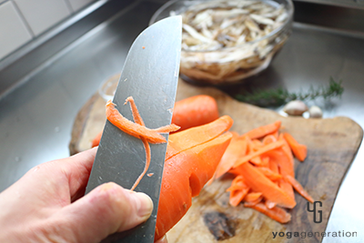 ニンジンもささがきにする