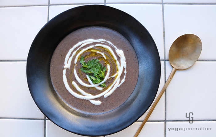 黒豆のスパイシー・チリスープ