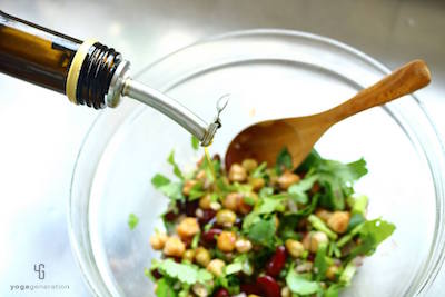 オリーブオイルを加える