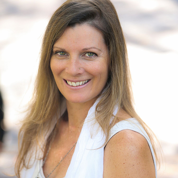 エマ・グラント