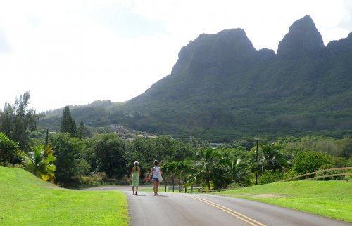ハワイ・カウアイ島の切り立った山並み