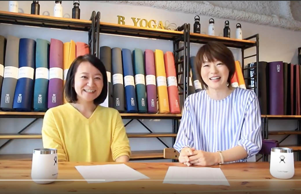 ヨガジェネレーション編集長kaya（左）と「yoga＆Voice Salon」主宰　高橋淳子先生（右）