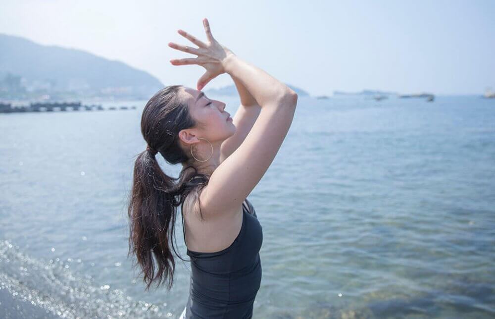 明日から取り入れたい！ 集団生活がスムーズになるヨガと心理学の教え