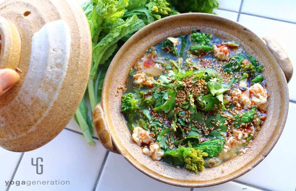 お出汁満喫！菜の花と溶き卵のピリ辛スープ