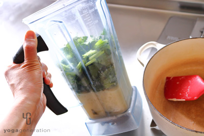 ミキサーで撹拌する