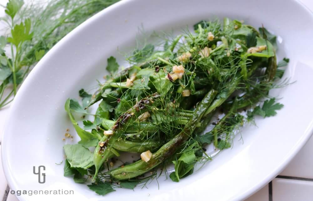 ハーブたっぷりガーリックレモンバターソースでインゲン豆のサラダ