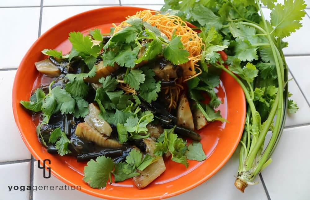 【応用編】クミン香る！タケノコとワラビのガーリック炒め