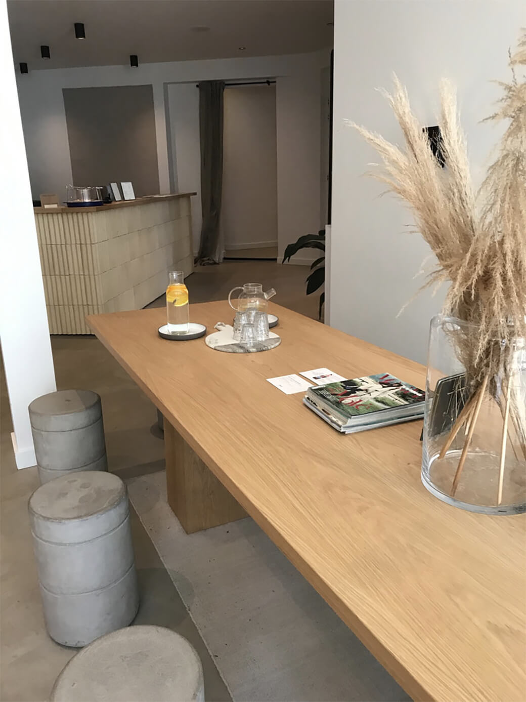 リビングルームのようなオランダのヨガスタジオ