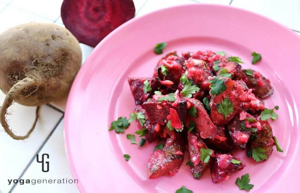 ビーツとゴボウのこんがりグリルでブルーチーズ・サラダ