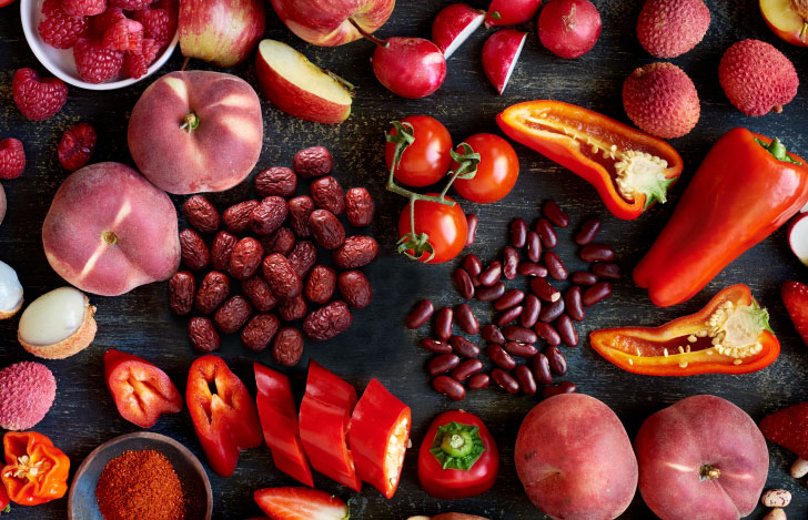 ナツメや小豆やトマトなどの赤い色の食べ物たち