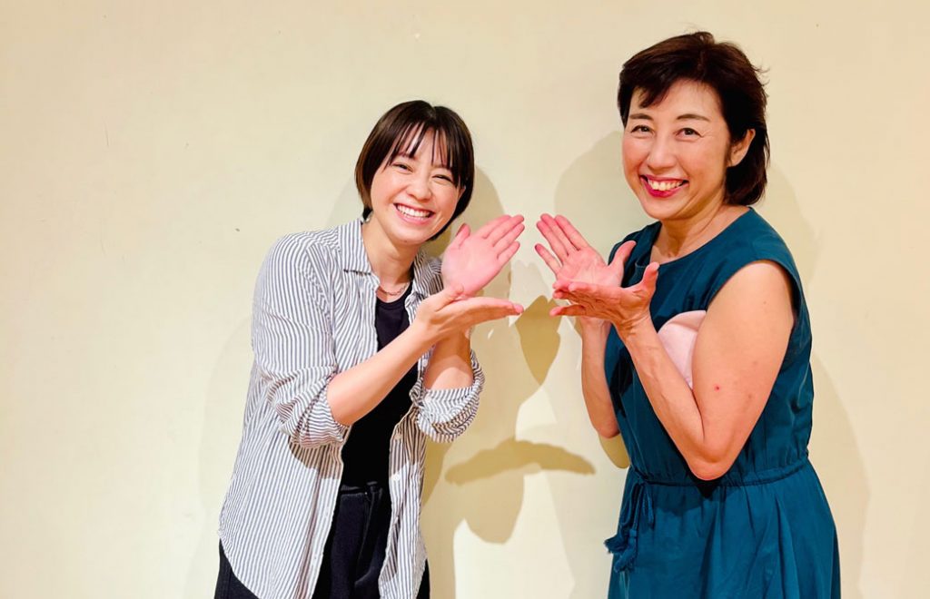 25ポーズ100の解決策　インタビュー記念写真