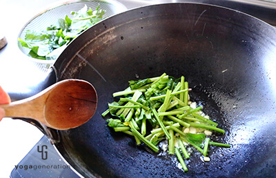 ホウレン草炒め