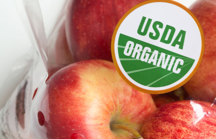 米国農務省(USDA)マークがついた袋入りのリンゴ