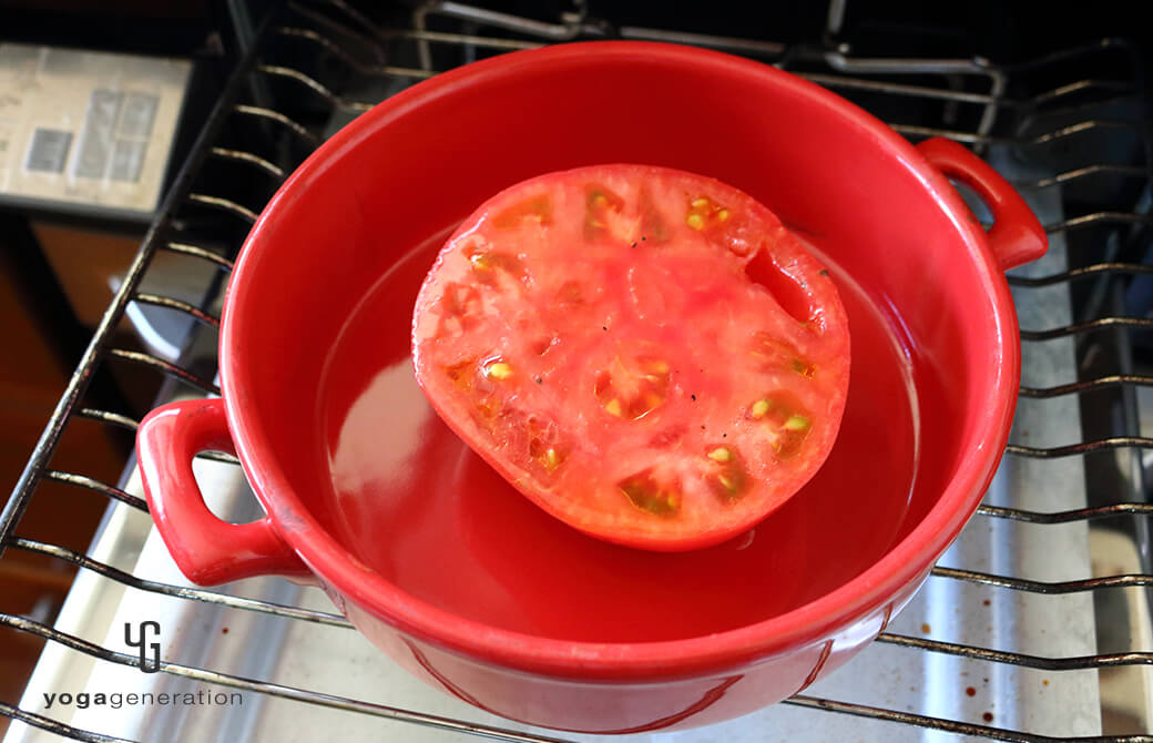 グリル焼く前の焼きトマトのサラダ