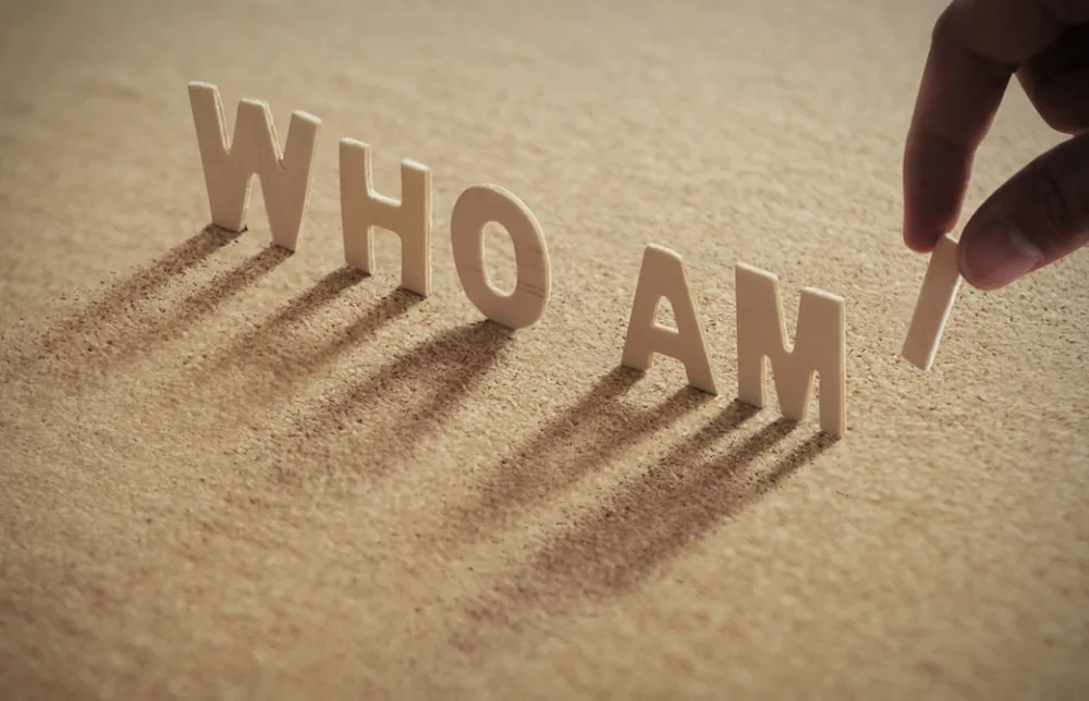 Who am I? 「私は誰？」