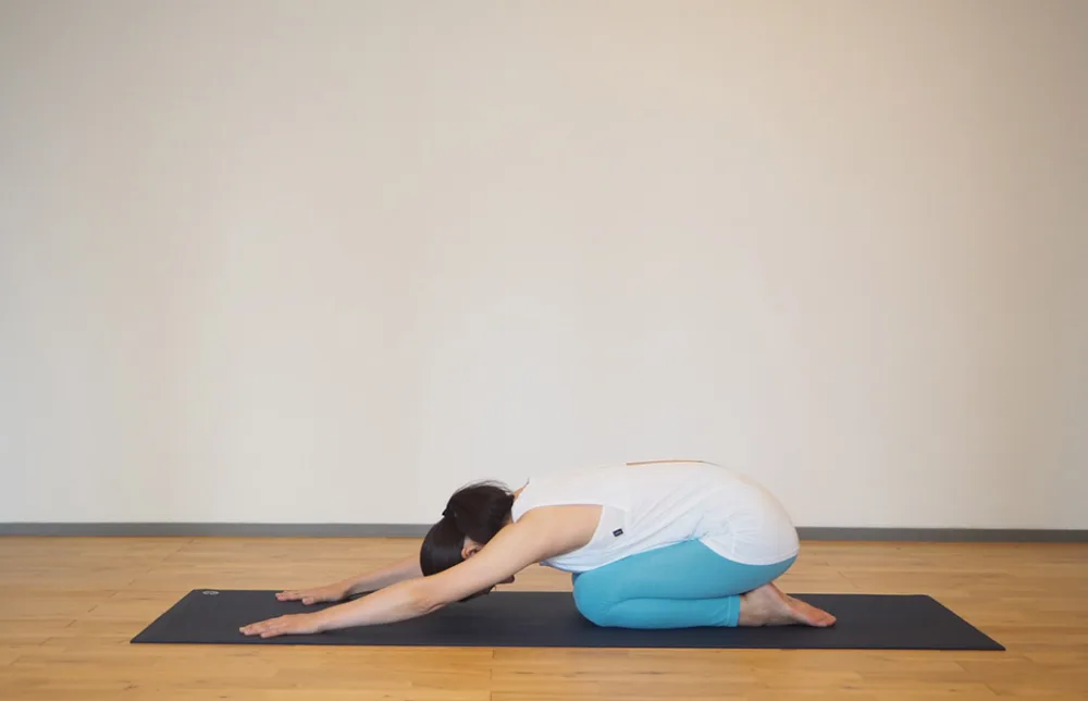 陰ヨガのチャイルドポーズ