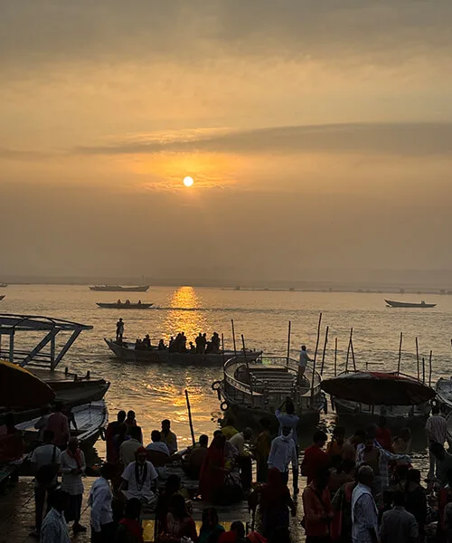 ヴァラナシの朝